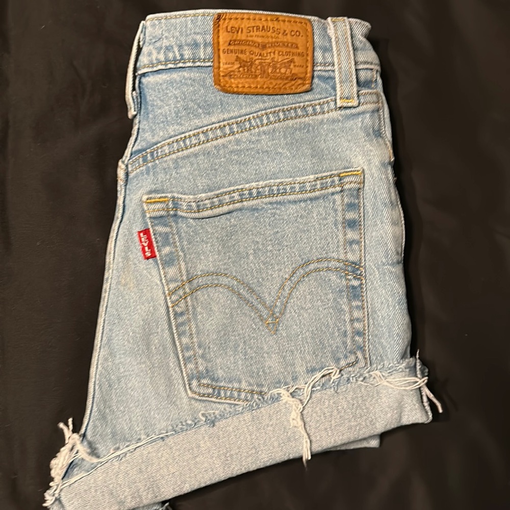Levi's ribcage shorts
